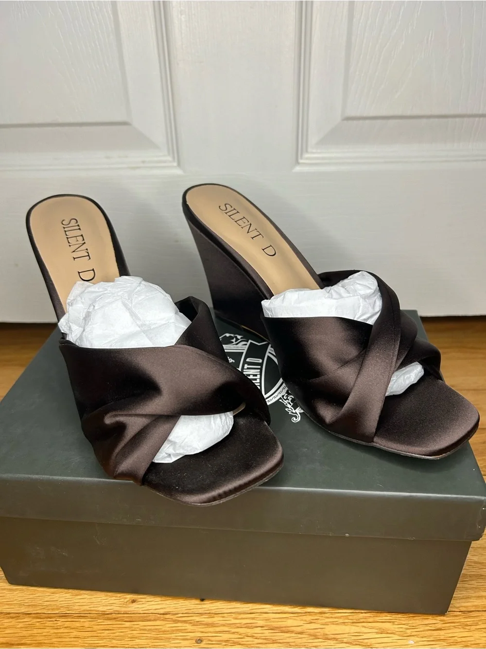 Anthropologie Silent D Katia Wedges Satin
